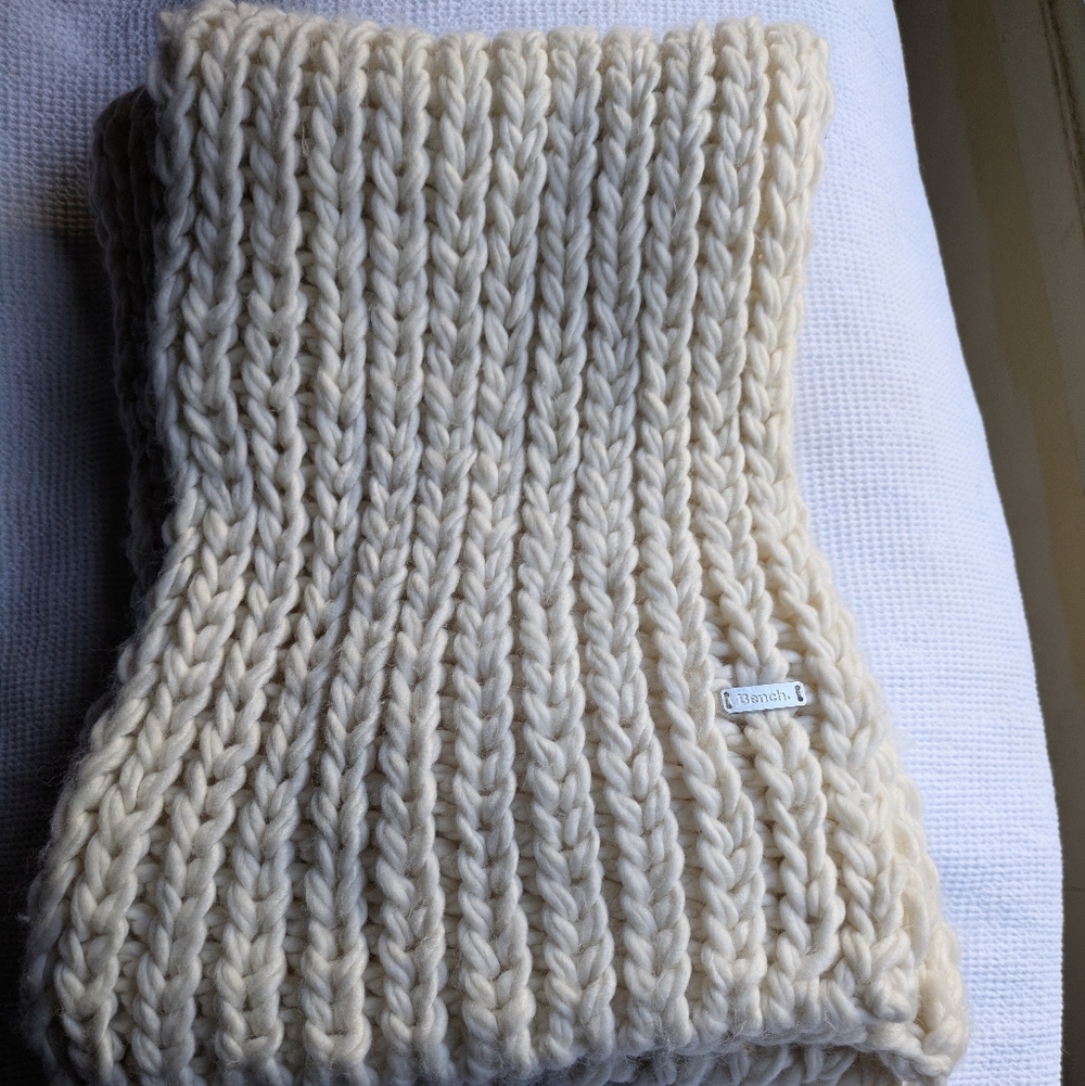 Bench Womens Chunky Knit Cream Scarf Cream. W 10.5 in X L 66 in